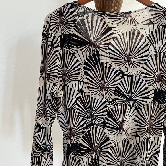 Women Size XL Shell Print Surplice V-Neck Faux Wrap Side Ruched Layered-Look Top - Picture 10 of 10